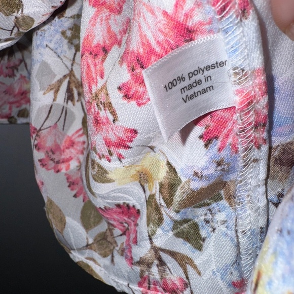 EUC Lane Bryant Floral Semi Sheer Pastel Garden Wrap Floral Blouse Size 26 - Picture 5 of 7